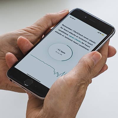 De FibriCheck-app die een hartritme opneemt